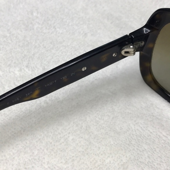 Authentic Burberry tortoise sunglass w/ hard case - Picture 4 of 8